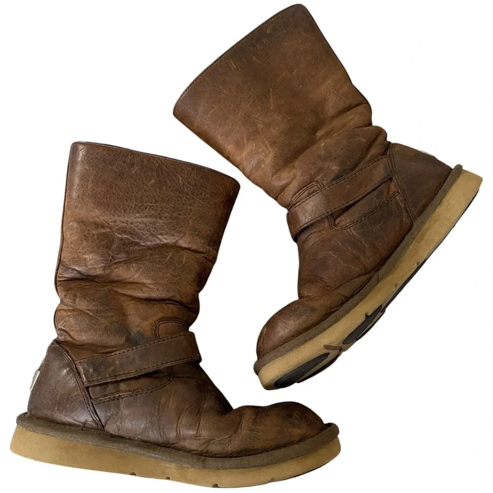 UGG Sundance II Brown Leather Buckle Sheepskin Boots 8 Rugged Indie Sleaze